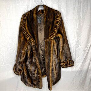 Dennis by Dennis Basso Women's Faux Fur Jacket.  Size L. RN# 98393